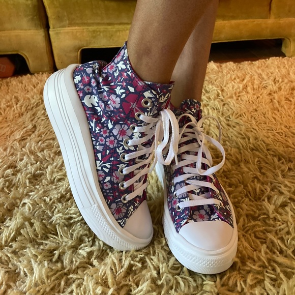 converse ditsy